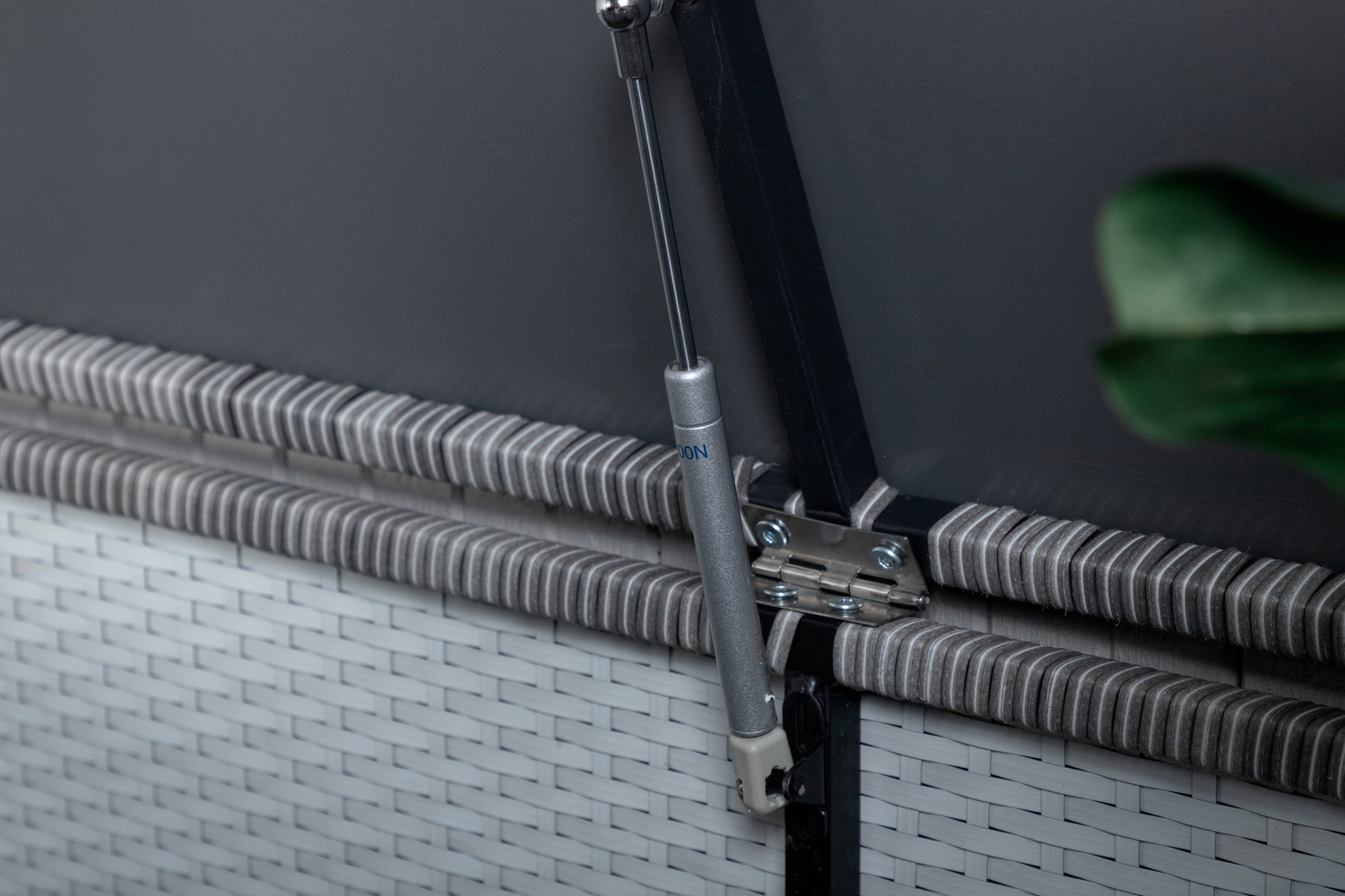 Aia hoiukast Dallas 1065 (Hall)