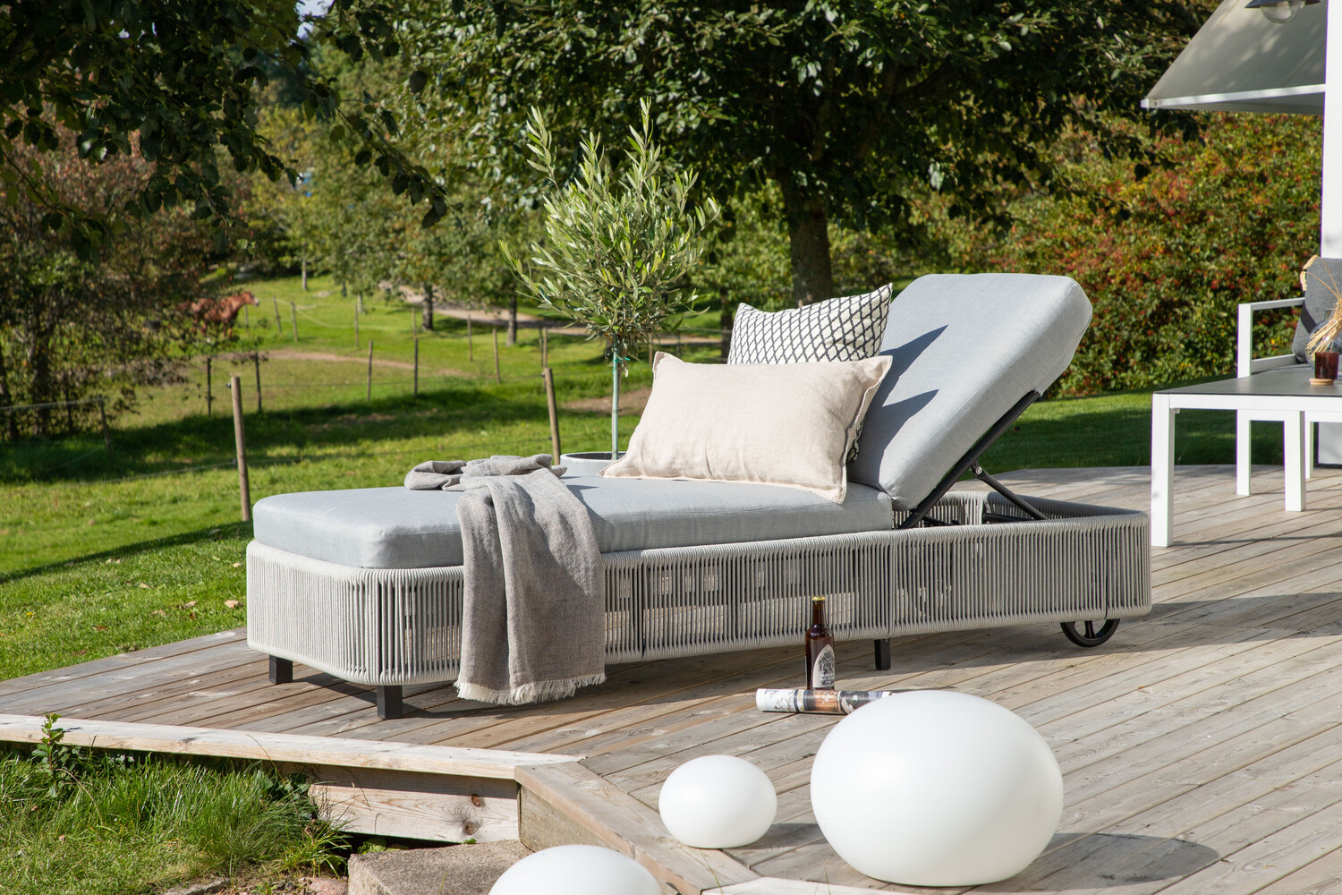 Lamamistool Dallas 2320 (Hall + Must)