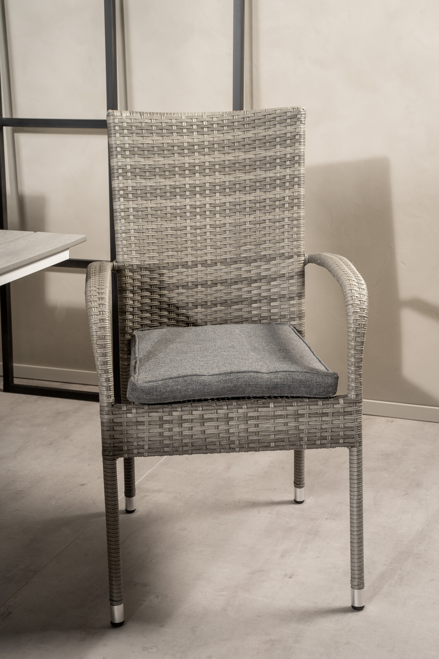 Laua ja toolide komplekt Dallas 2408 (Hall + Tumehall)