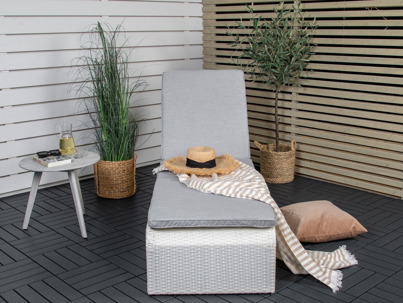 Lamamistool Dallas 771 (Valge + Hall)