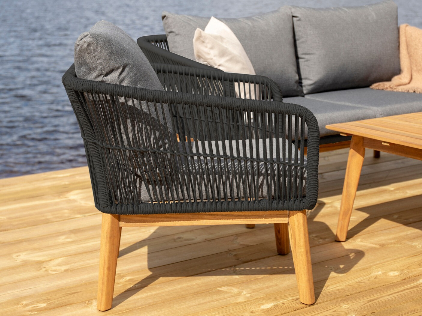 Aiamööblikomplekt Dallas 661 (Tumehall + Must + Akaatsia)