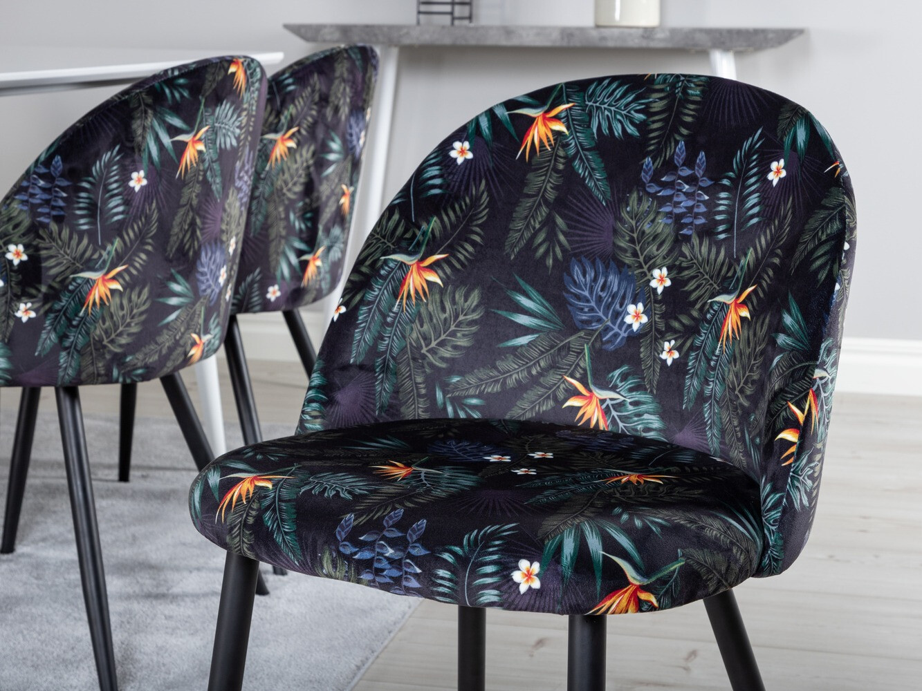 Söögitoakomplekt Dallas 1624 (Lilleline muster)