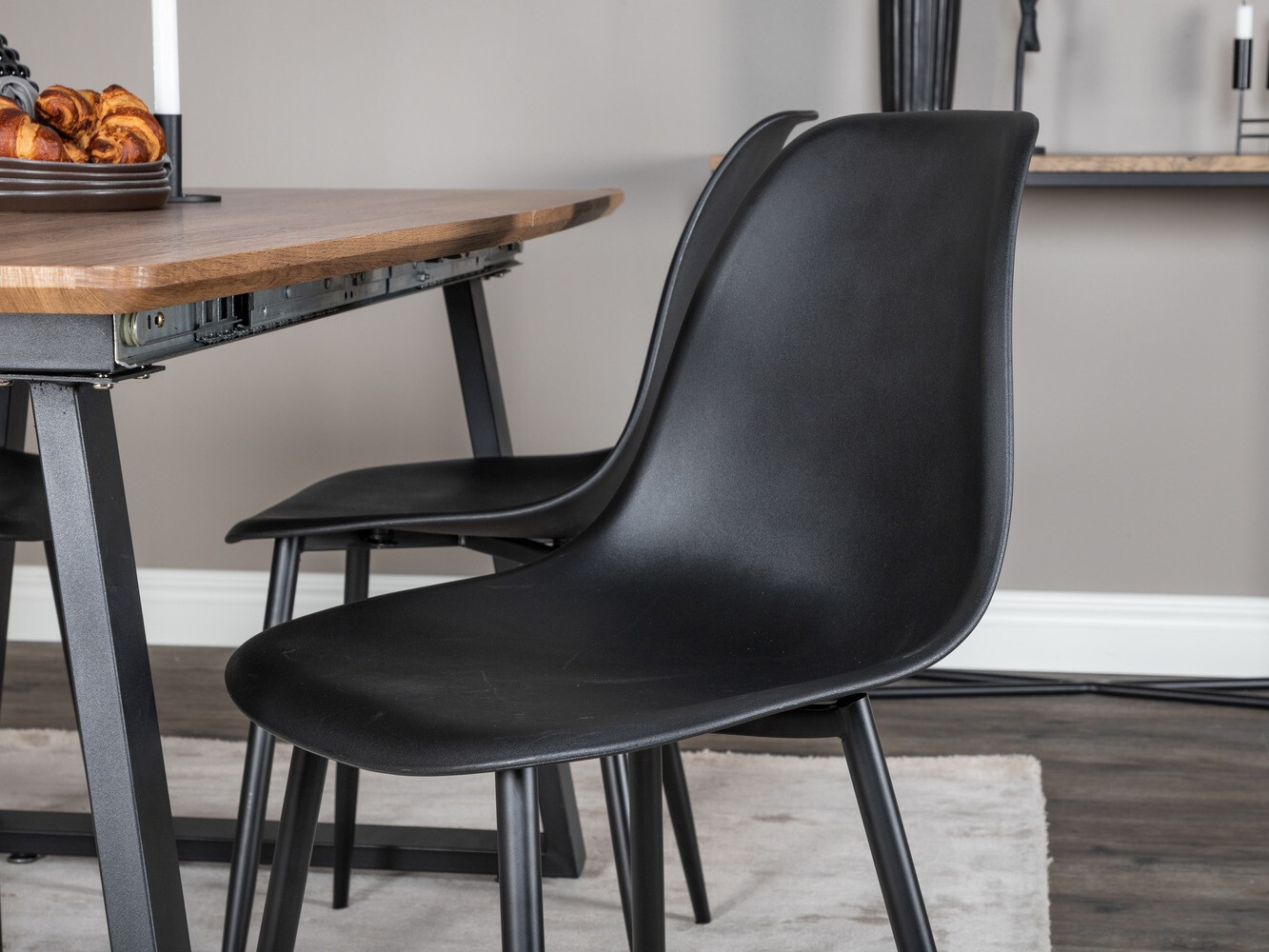 Söögitoakomplekt Dallas 329 (Must)