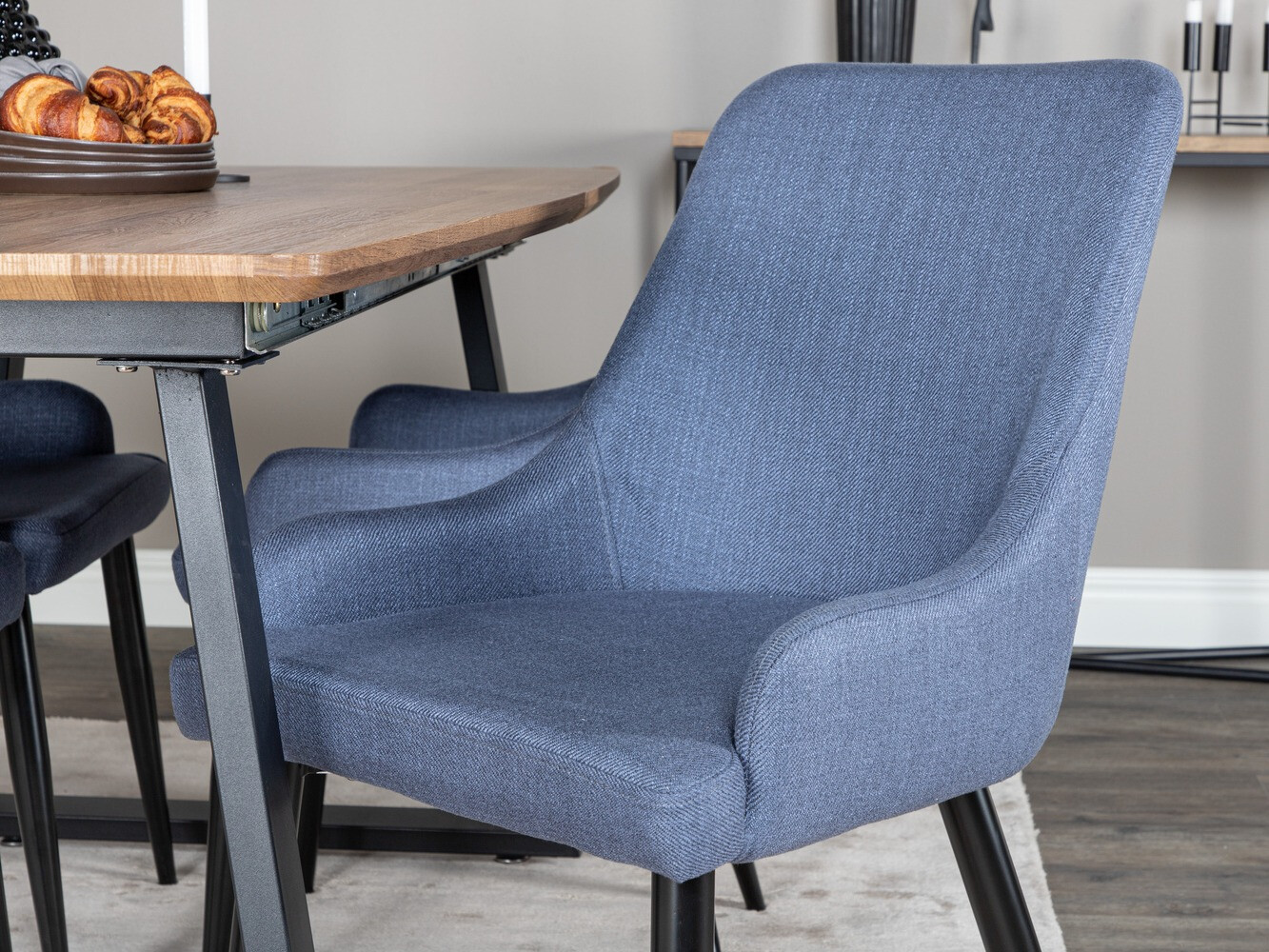 Söögitoakomplekt Dallas 334 (Sinine + Must)