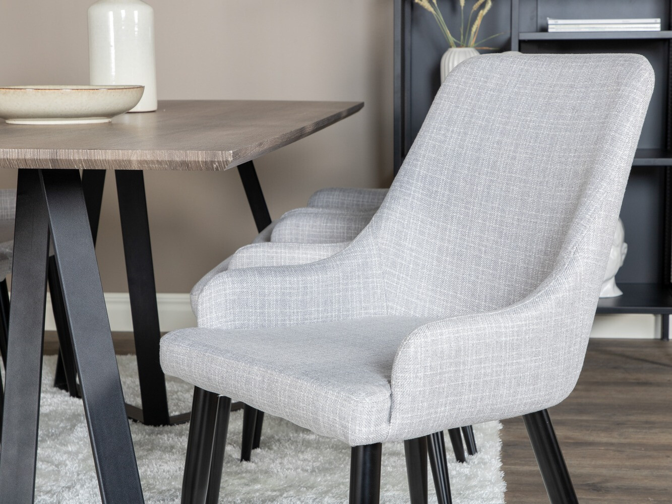 Söögitoakomplekt Dallas 1345 (Helehall + Must)