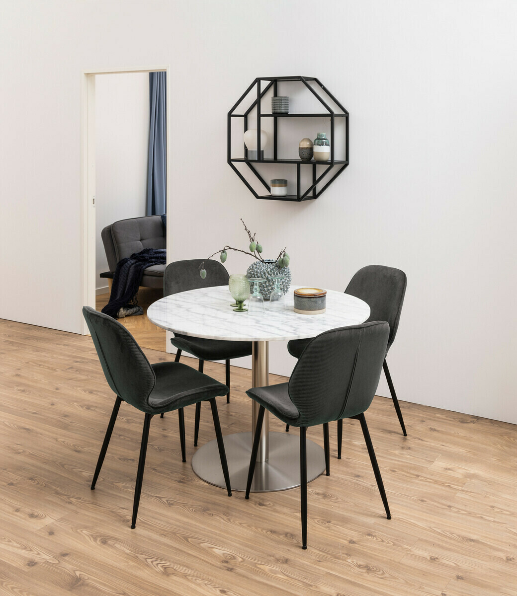 Seinariiul Norsica Sevferi 144 (Must)