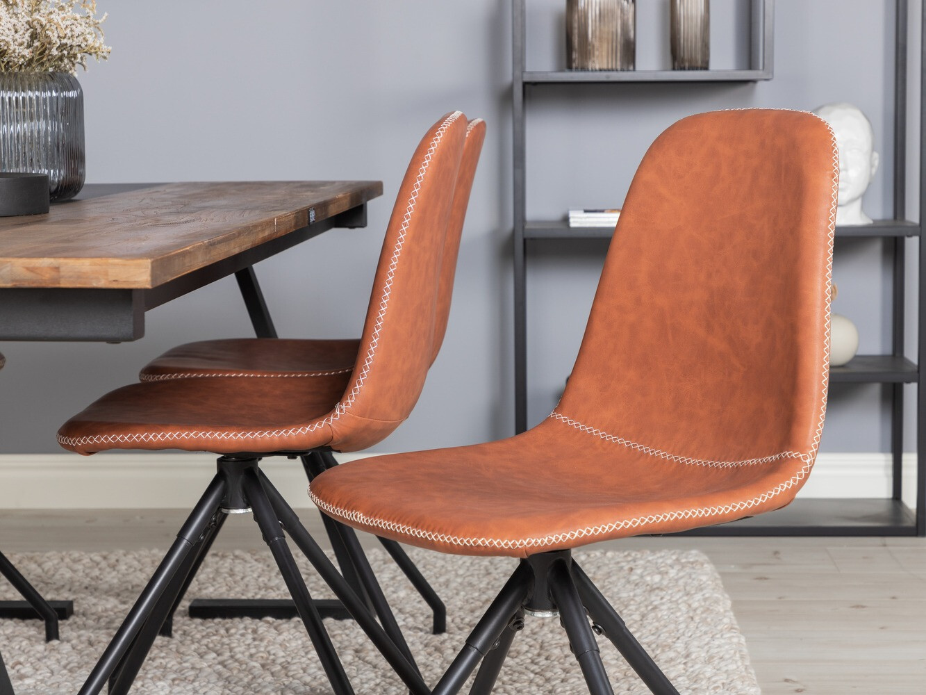 Söögitoakomplekt Dallas 1938 (Must + Pruun)