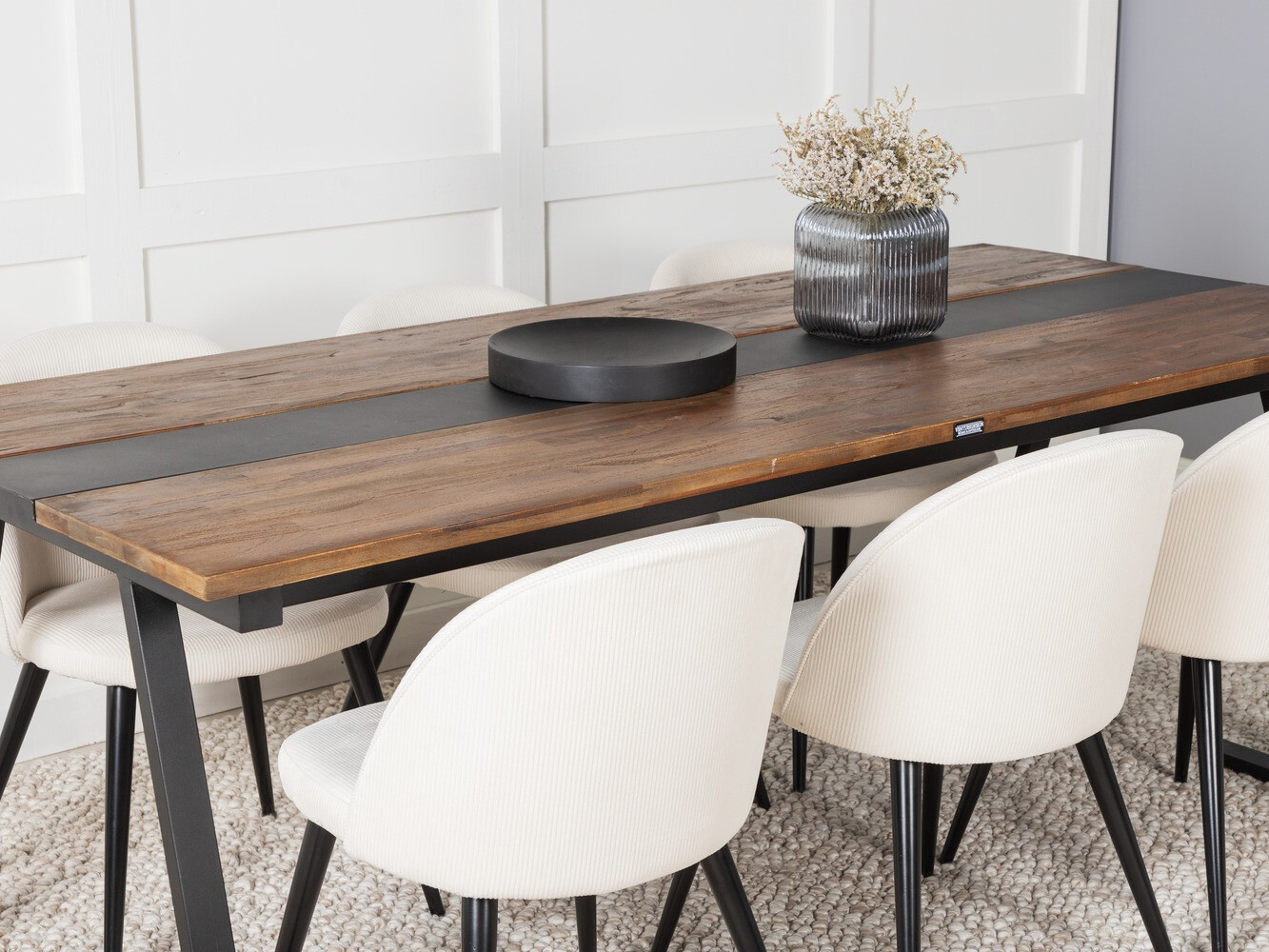 Söögitoakomplekt Dallas 1945