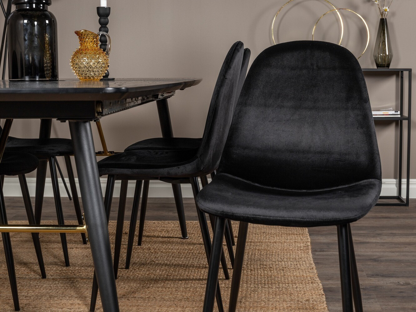 Söögitoakomplekt Dallas 1580 (Must)