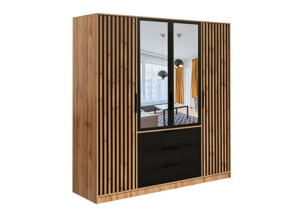 Riidekapp Collis V (Wotani tamm)