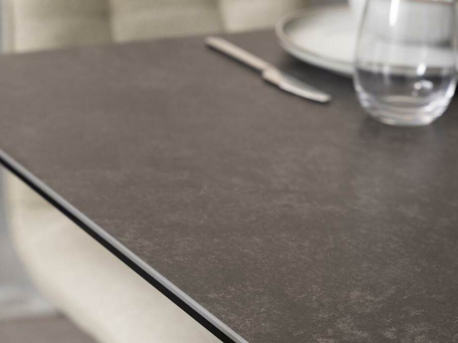 Laud Norsica 685 (Must)