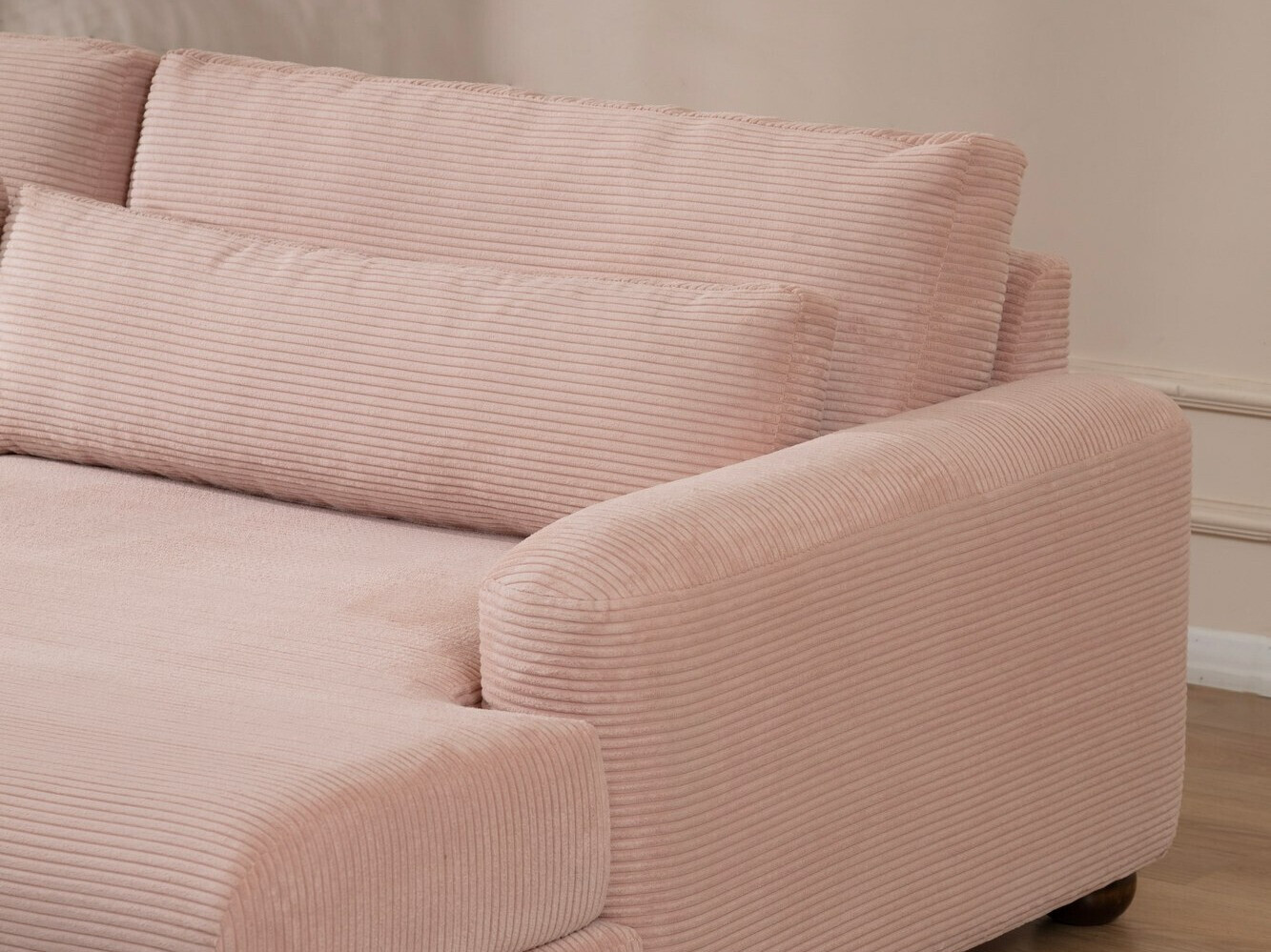 Nurgadiivan Altadena 329