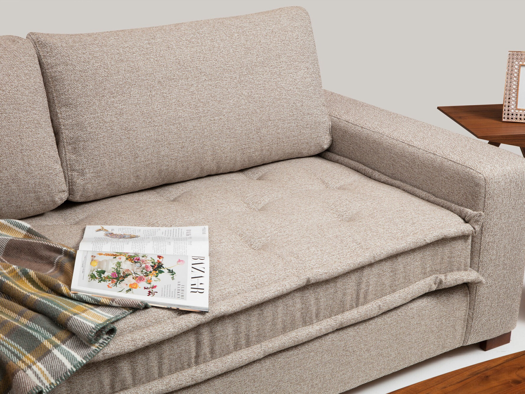 Moodulnurgadiivan Altadena 444 (Beež)