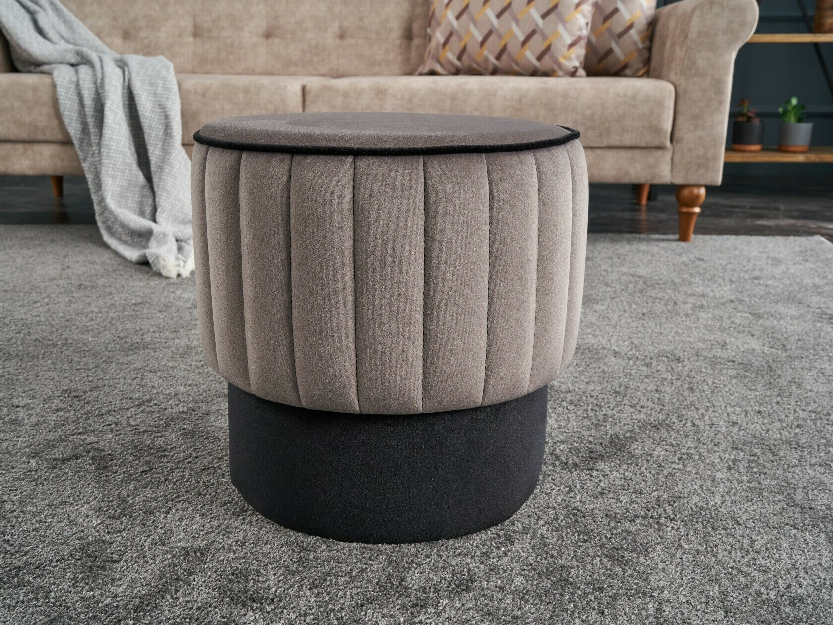 Tumba Altadena 518 (Hall)