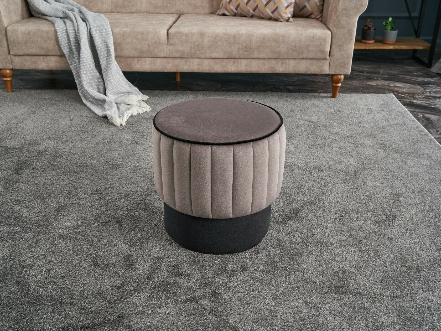 Tumba Altadena 518 (Hall)