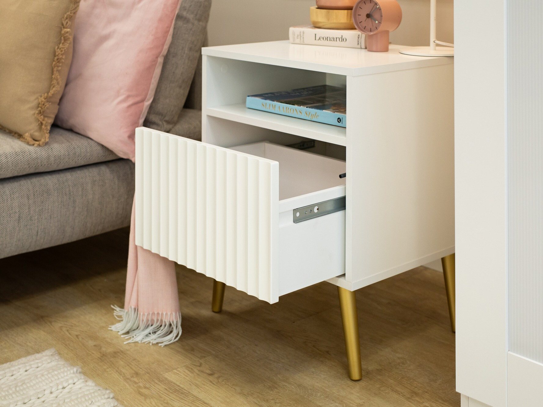 Öökapp Cirferi 106 (Valge + Kuldne)