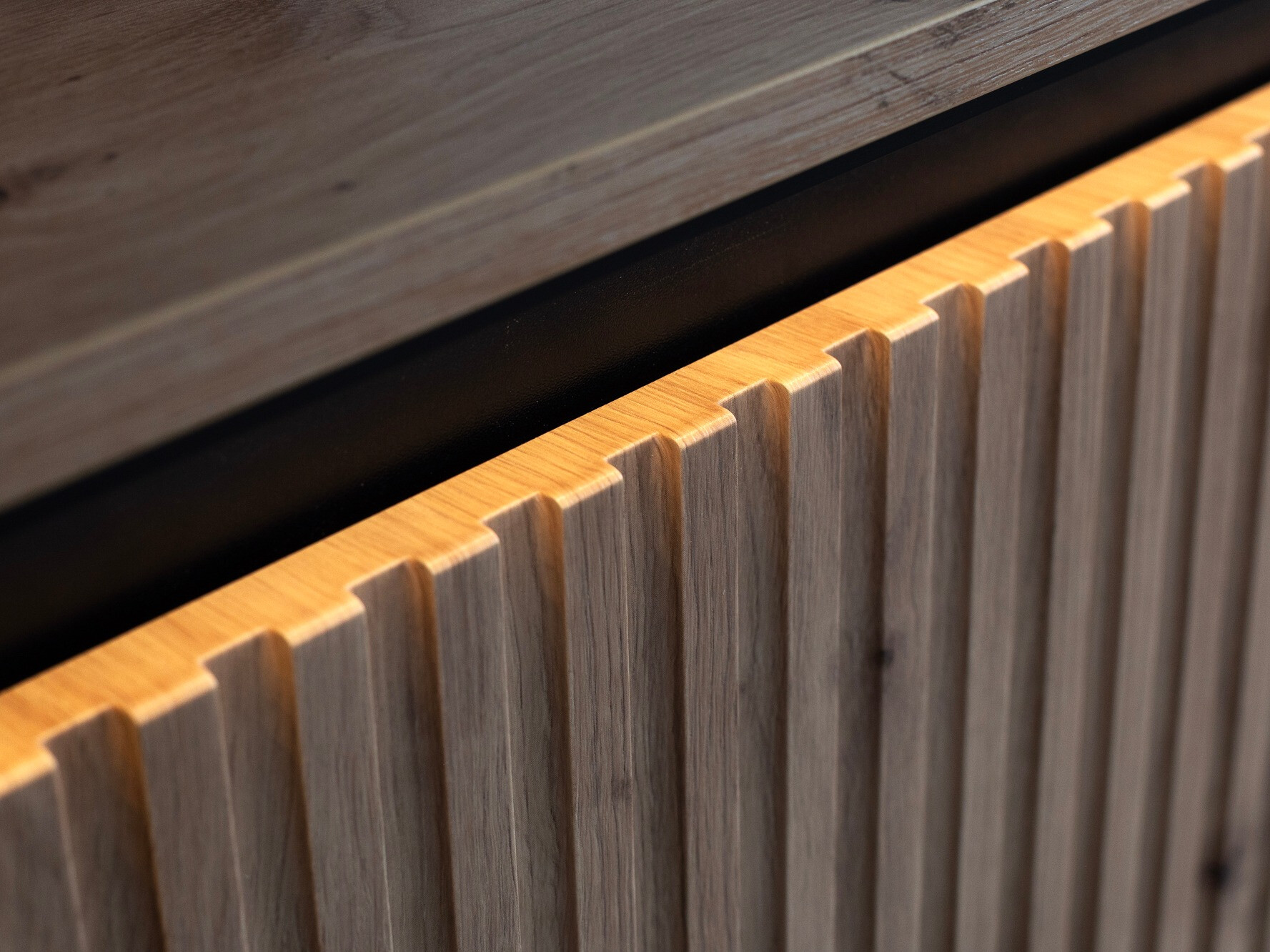 Kummut Fernolu 100 (Artisan tamm + Must)