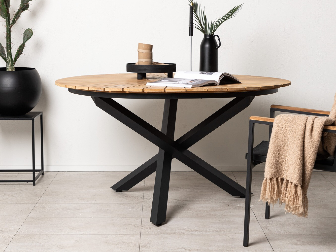 Aialaud Dallas 5223 (Must + Tiikpuu)