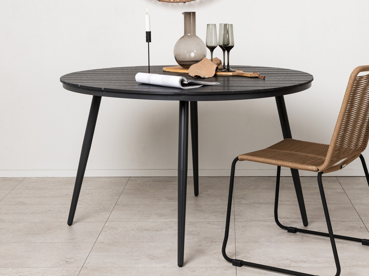 Aialaud Dallas 2467 (Must)