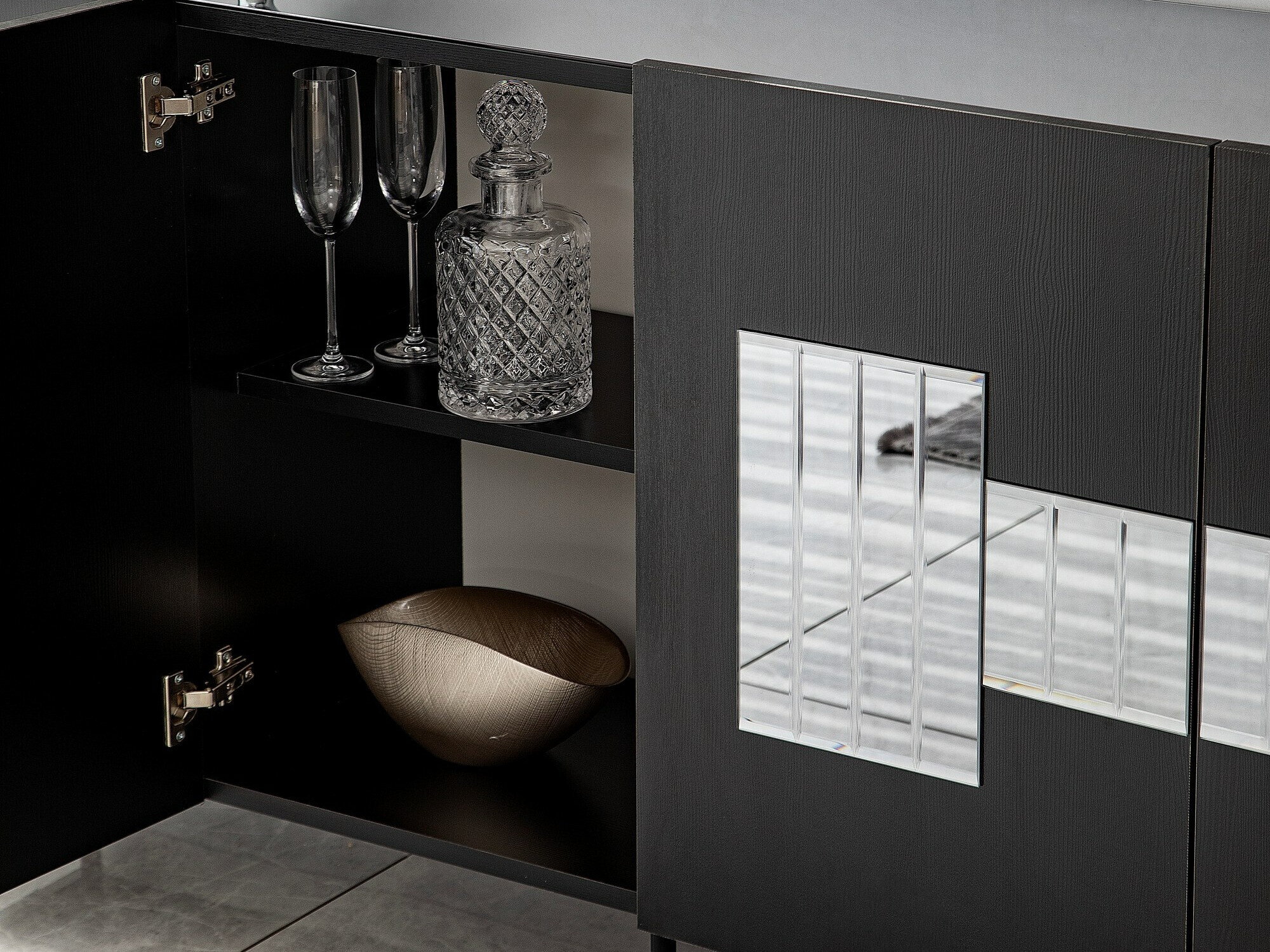 Kapp Kailua 2202 (Must + hõbedane)