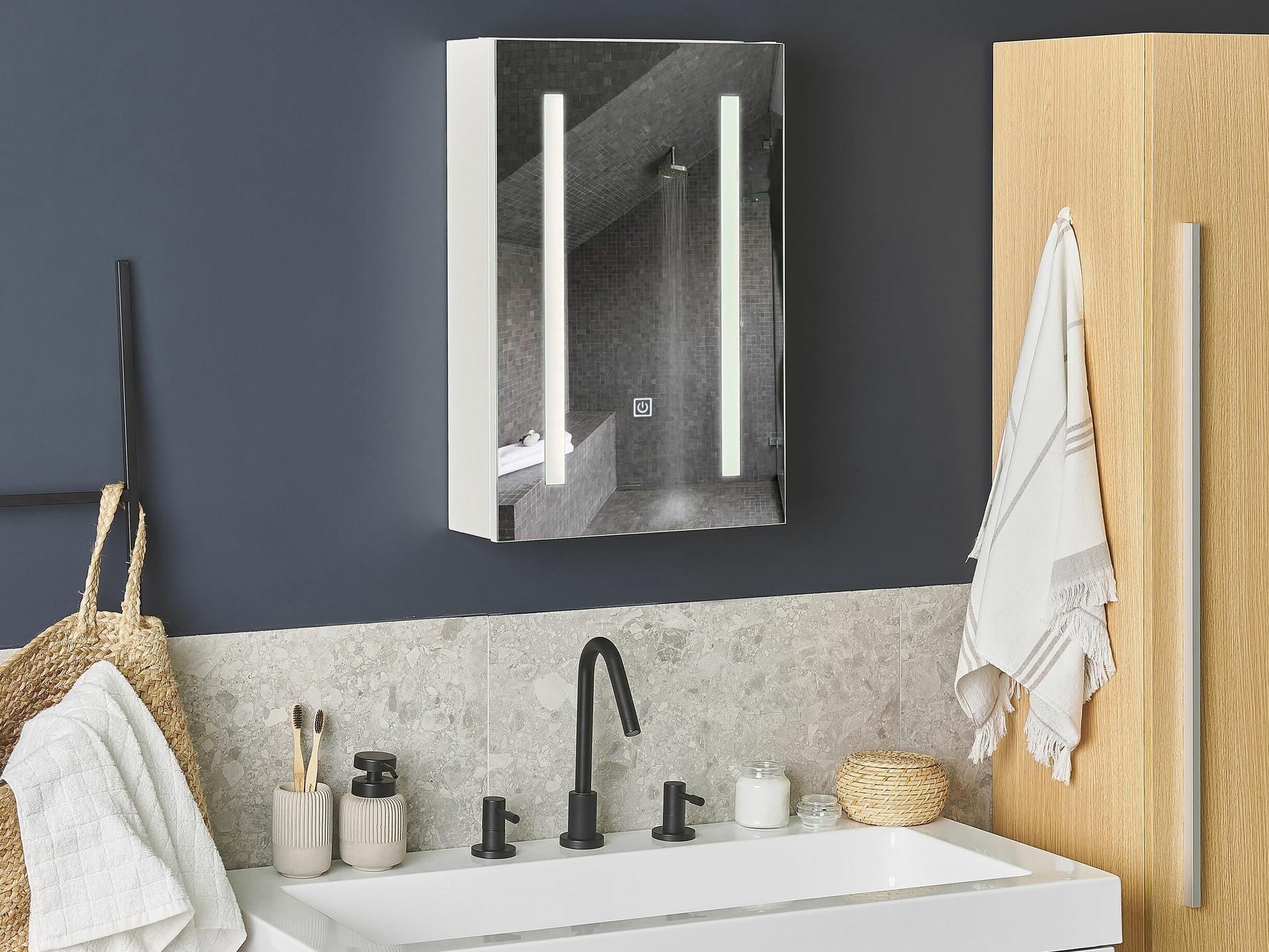 Vannitoa peegelkapid Berwyn 2152 (Valge)