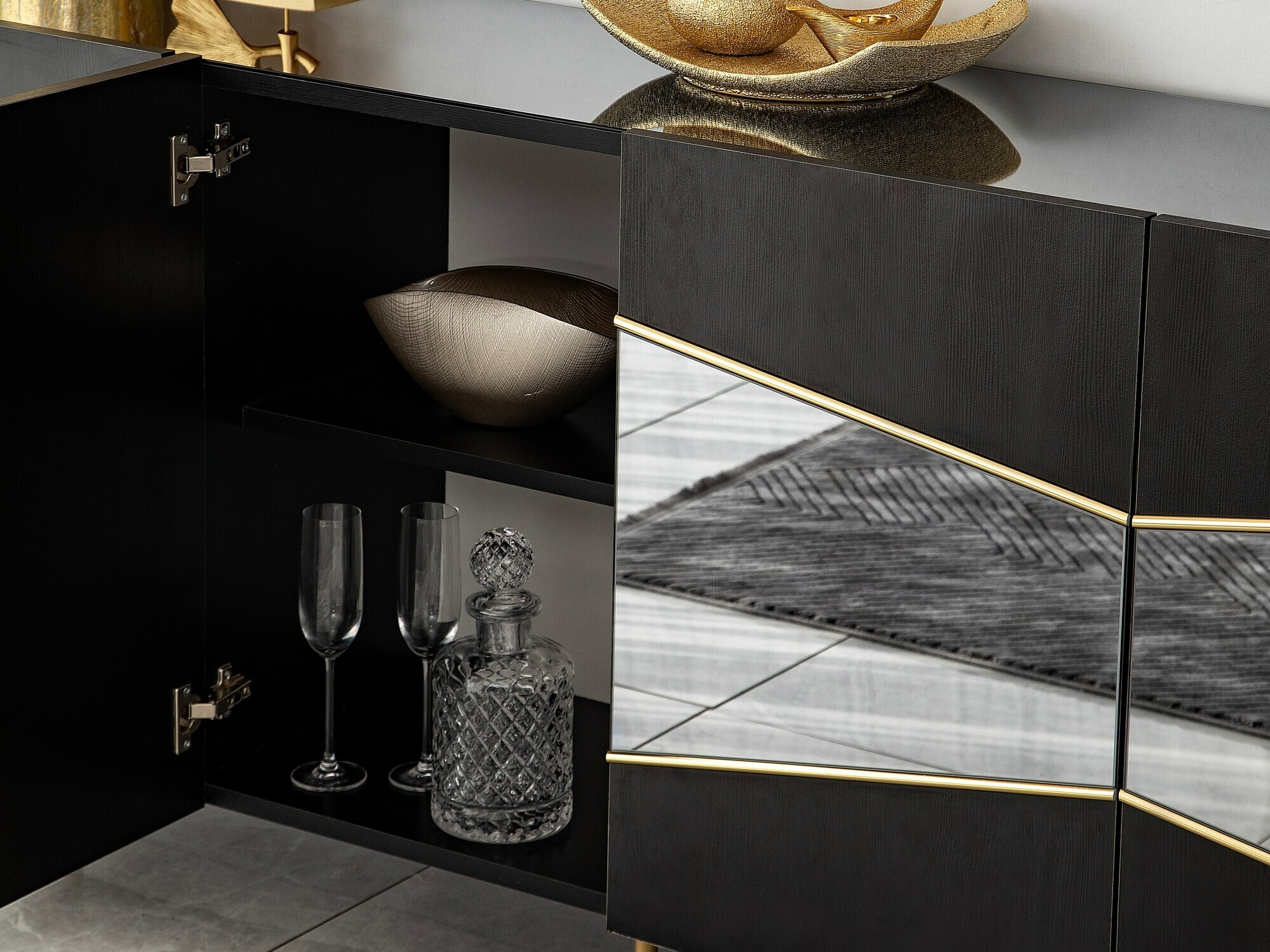 Kapp Kailua 2210 (Must + Kuldne)