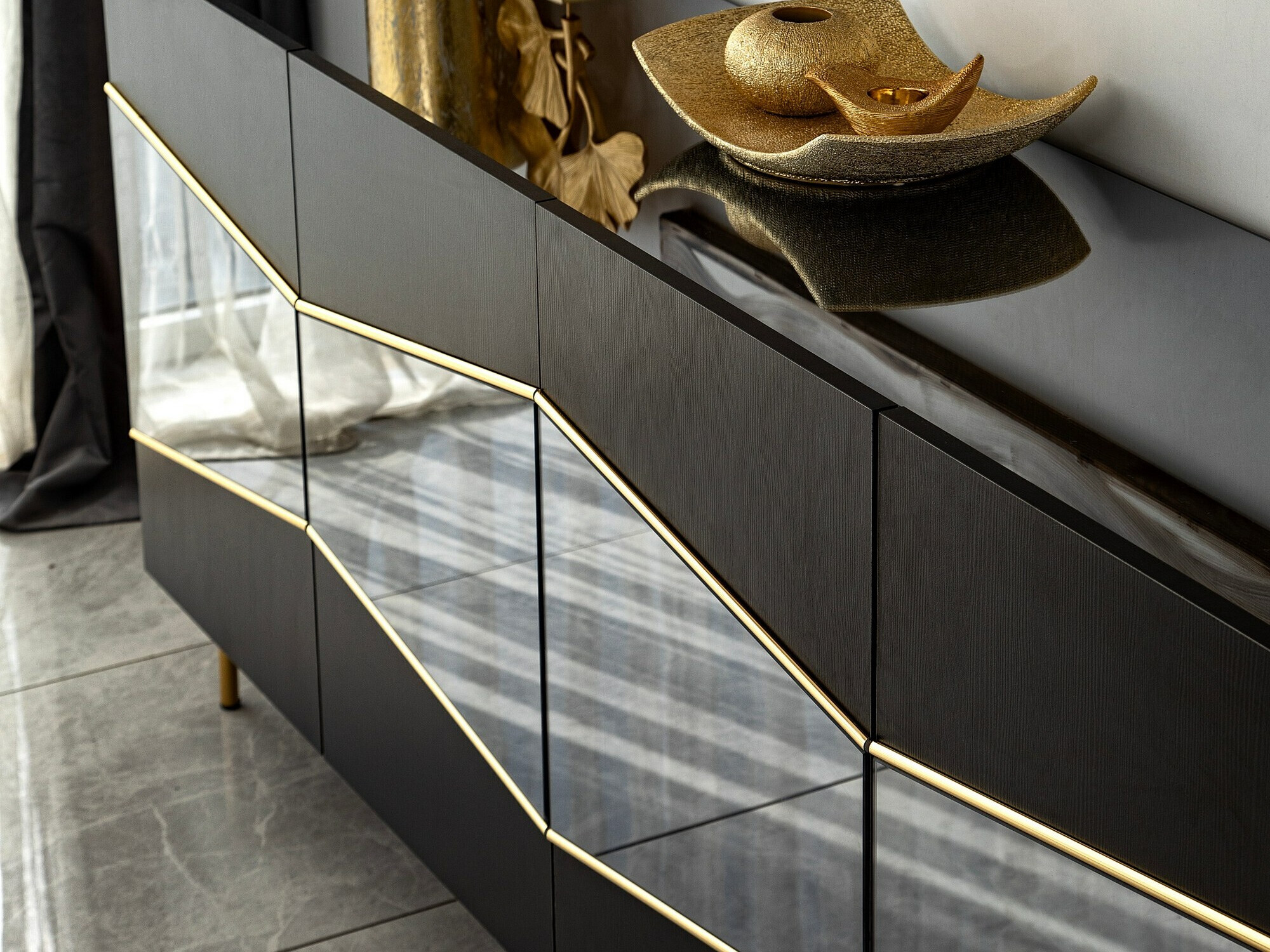 Kapp Kailua 2210 (Must + Kuldne)