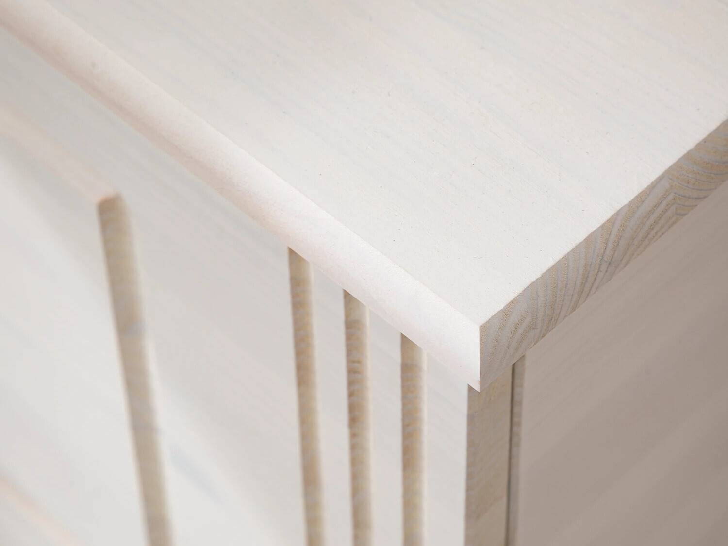 Hoiukast Saltoro 133 (Valge)