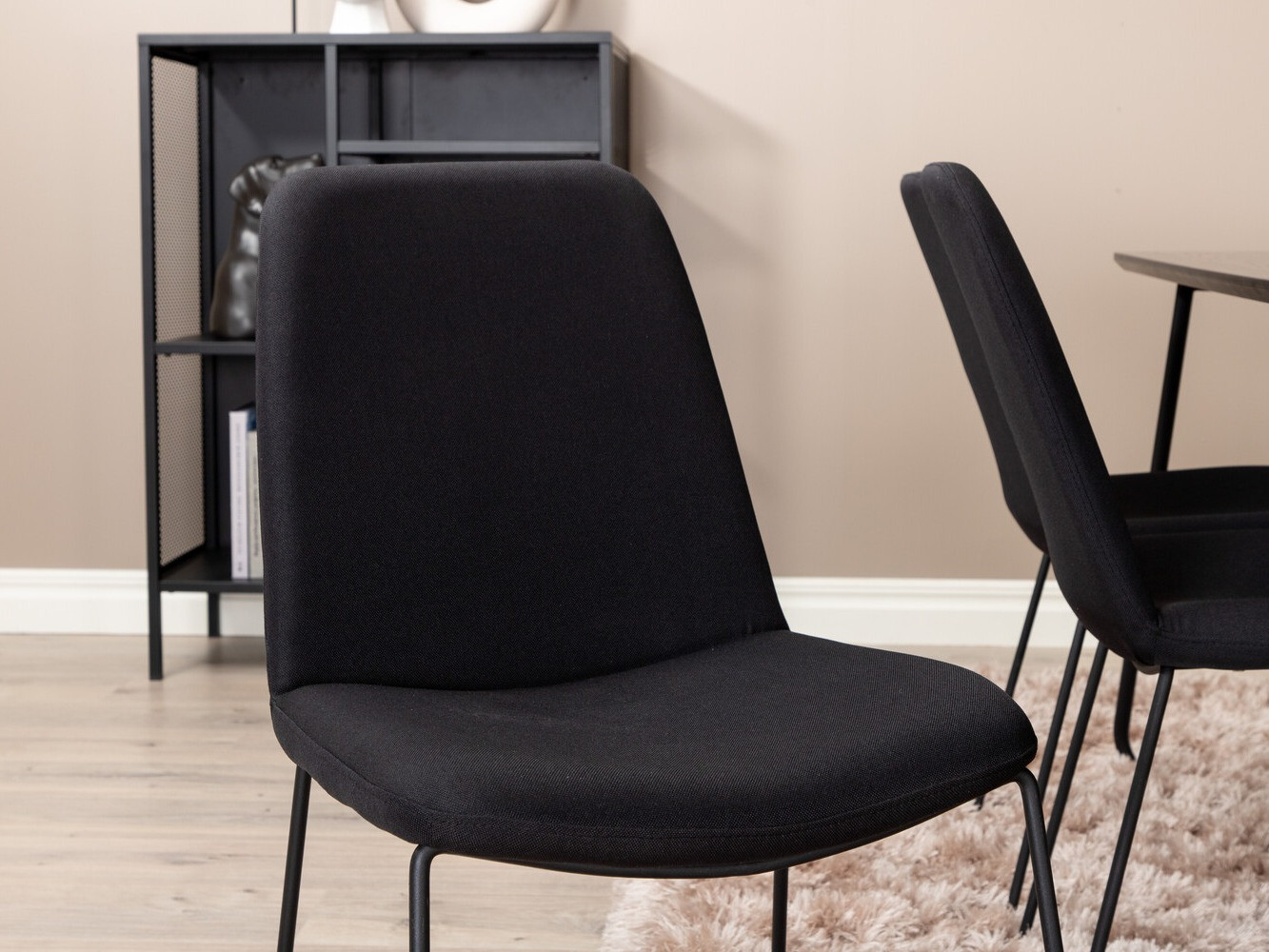 Söögitoakomplekt Dallas 3039 (Must)