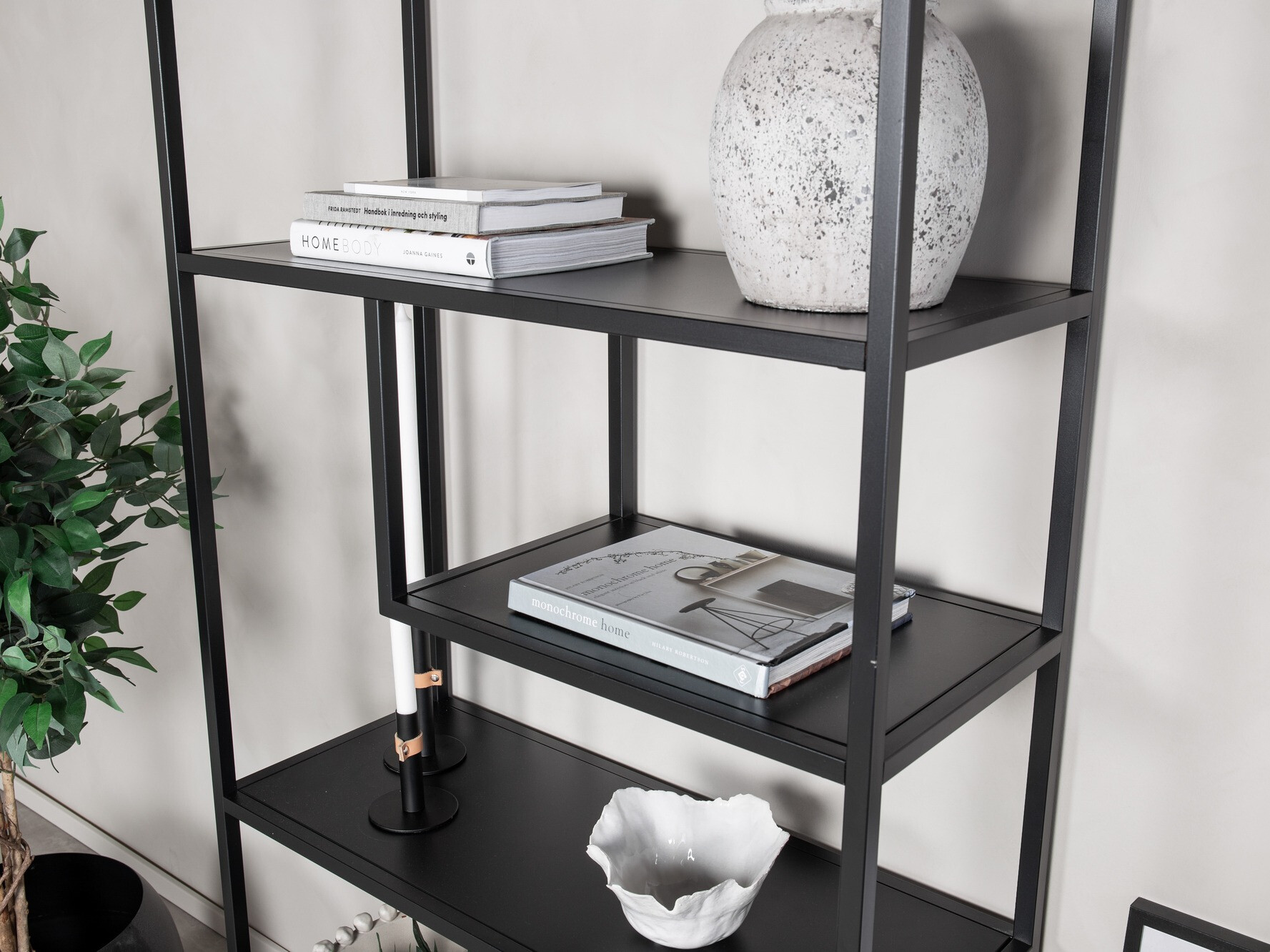 Riiul Dallas 214 (Must)