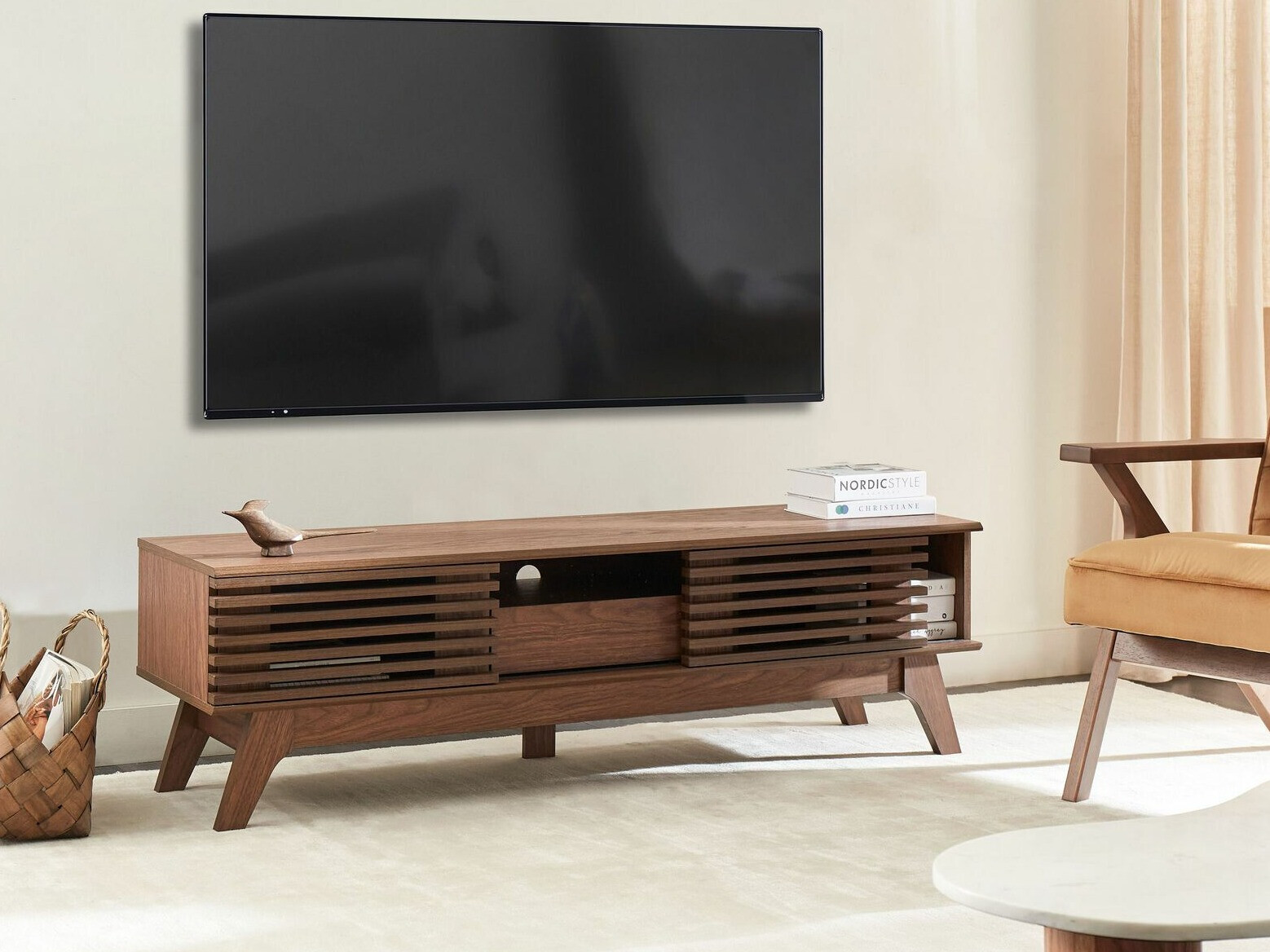 TV-alus Berwyn 133 (Pruun)