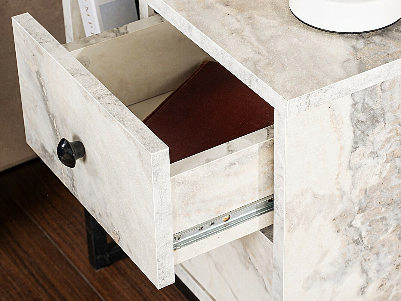 Öökapp Novato 109 (Valge marmor + Must)