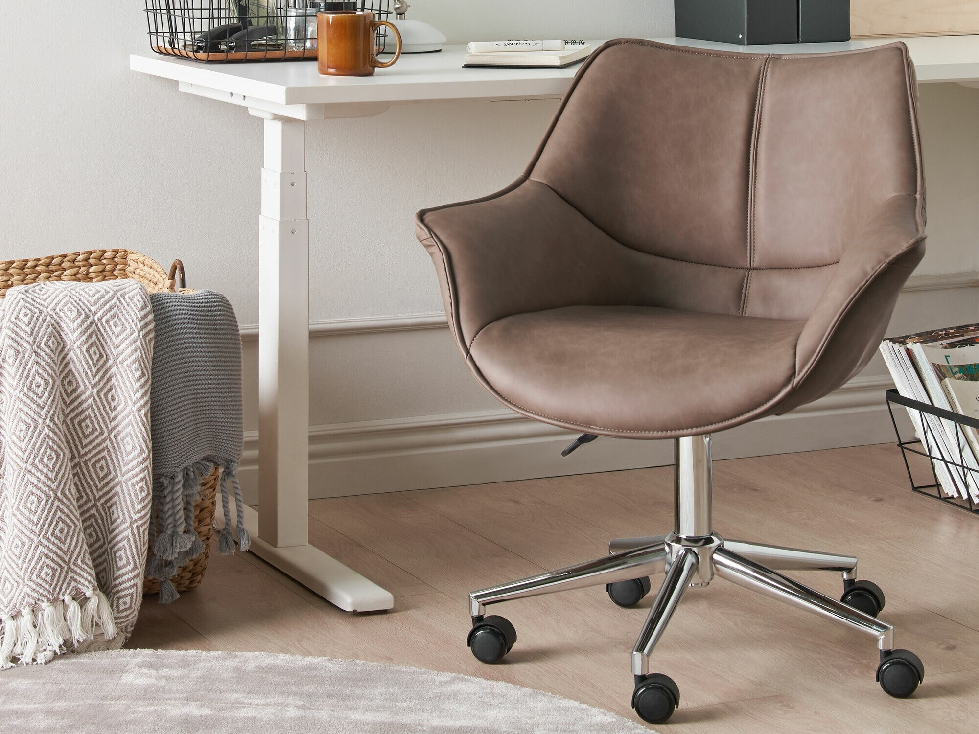 Kontoritool Berwyn 899 (Helepruun)