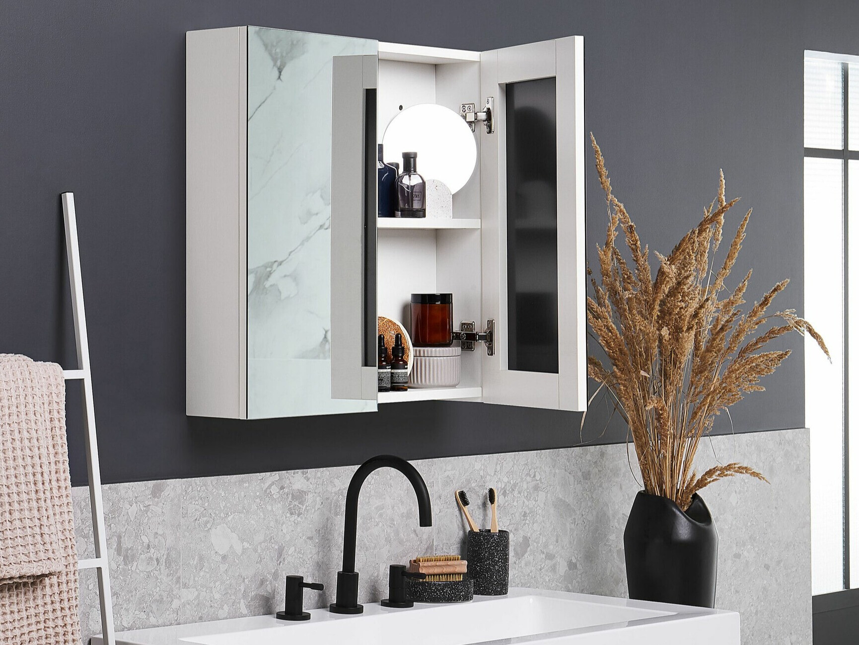 Vannitoa peegelkapid Berwyn 2349 (Valge)