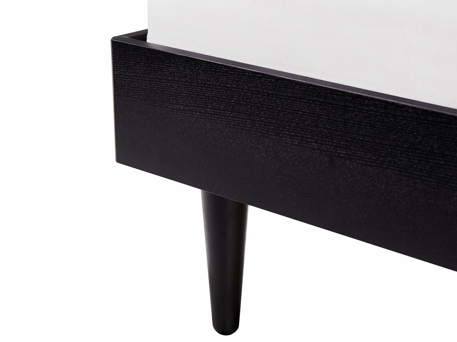 Voodi Berwyn 1990 (Must)