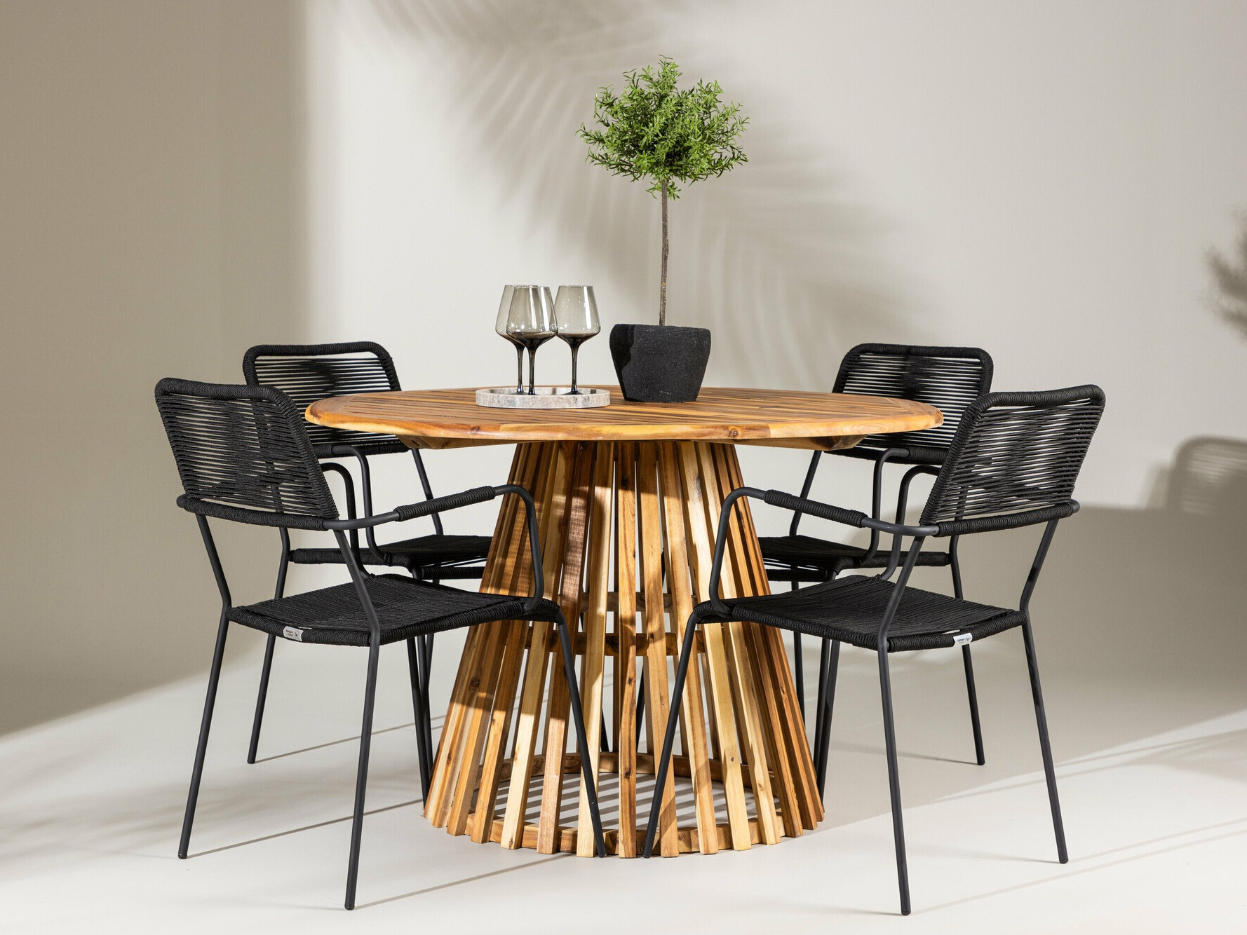 Laua ja toolide komplekt Dallas 4631 (Must)