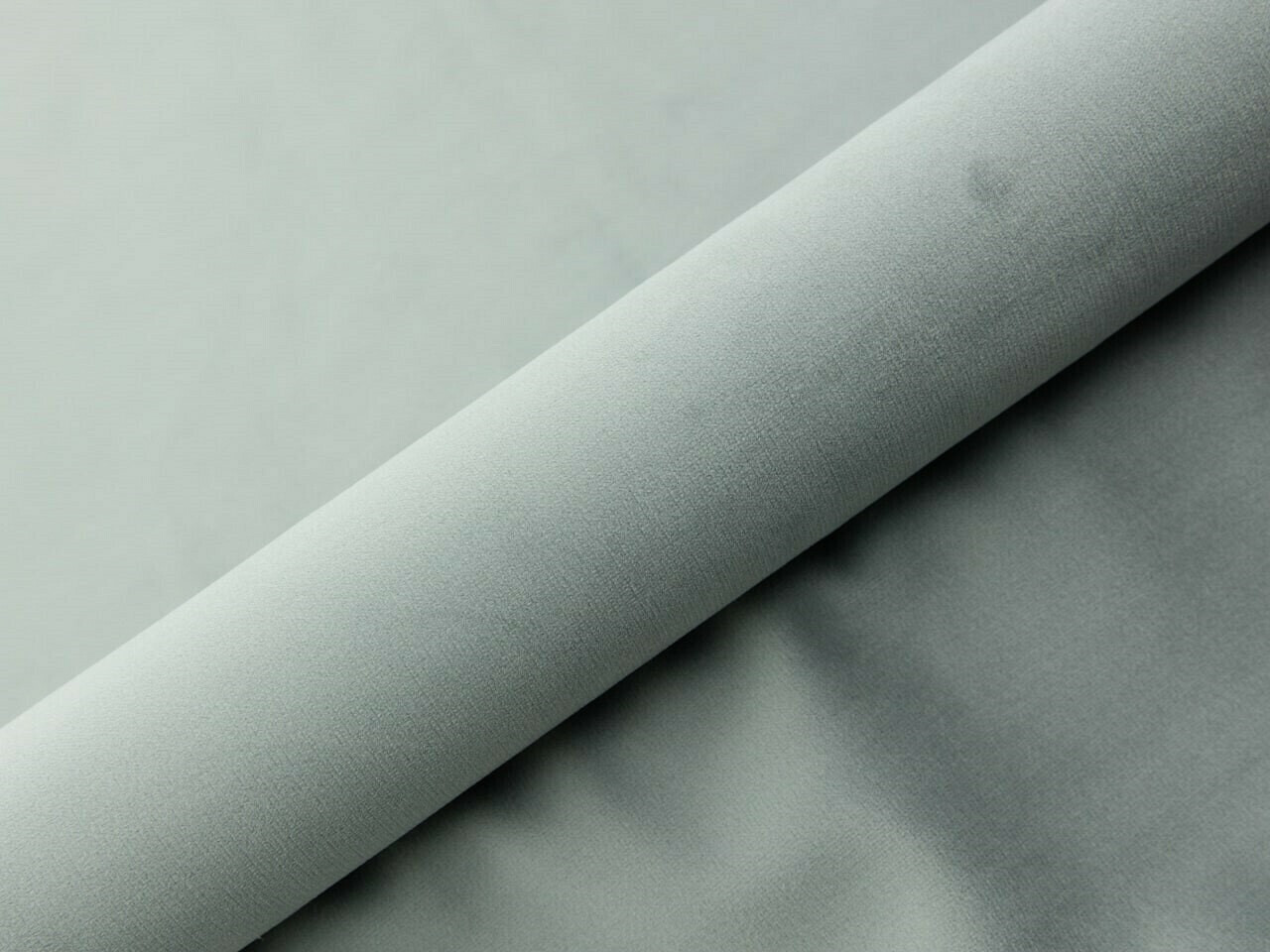 Voodi Martinez 108 (Magic Velvet 2240)