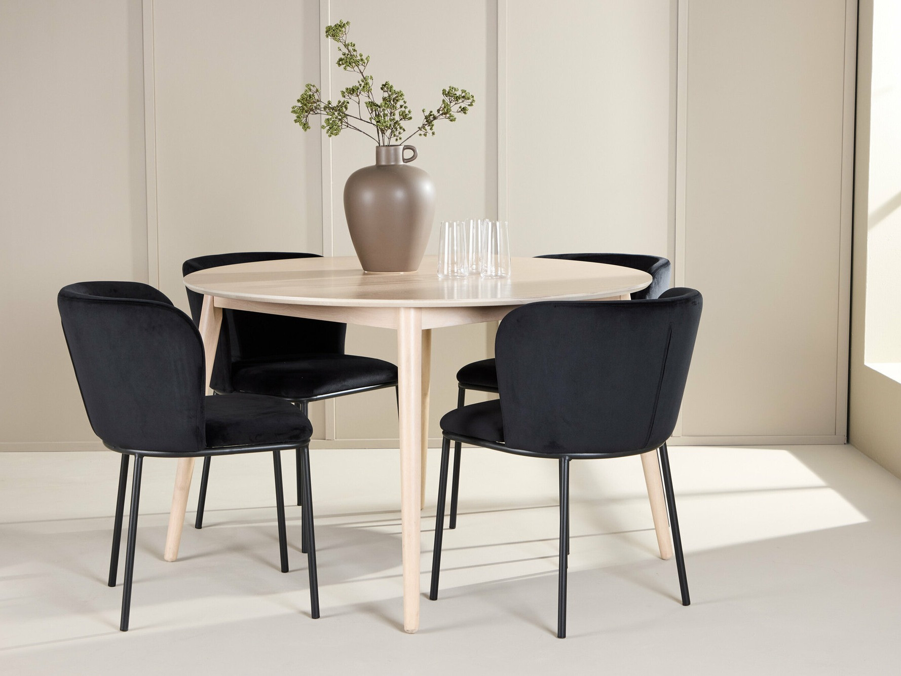 Söögitoakomplekt Dallas 4760 (Must)