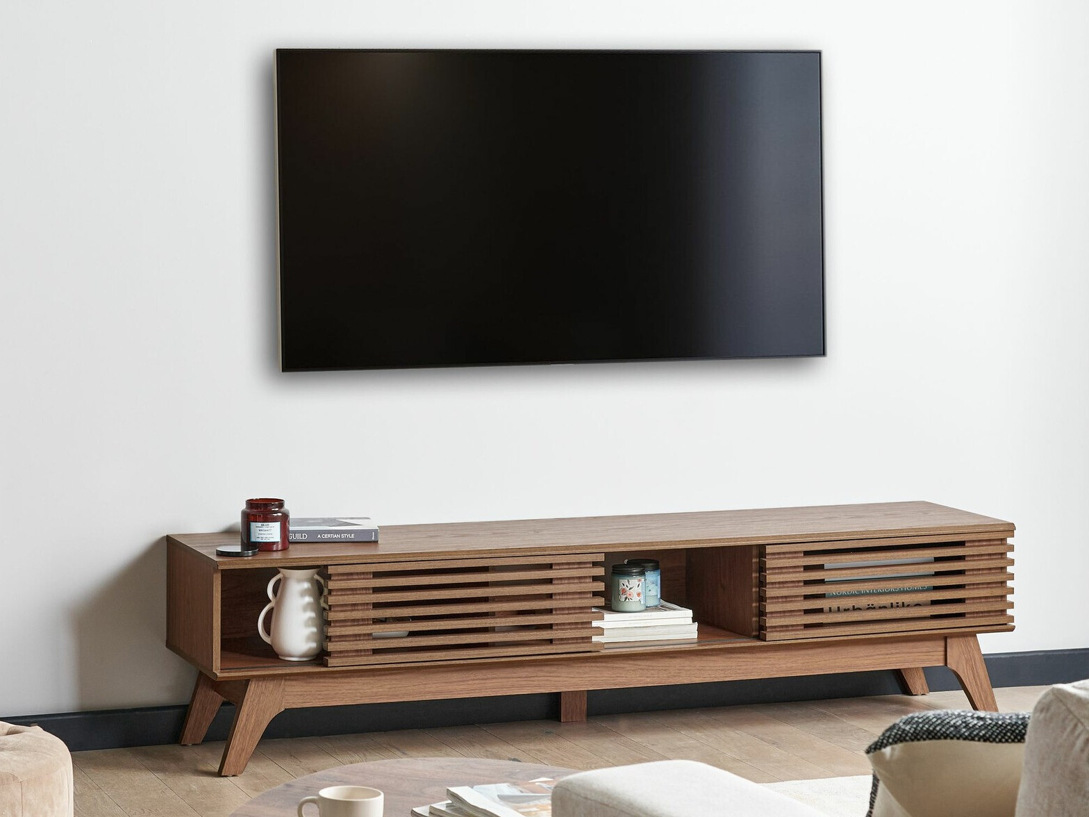 TV-alus Berwyn 2554 (Tumepruun)