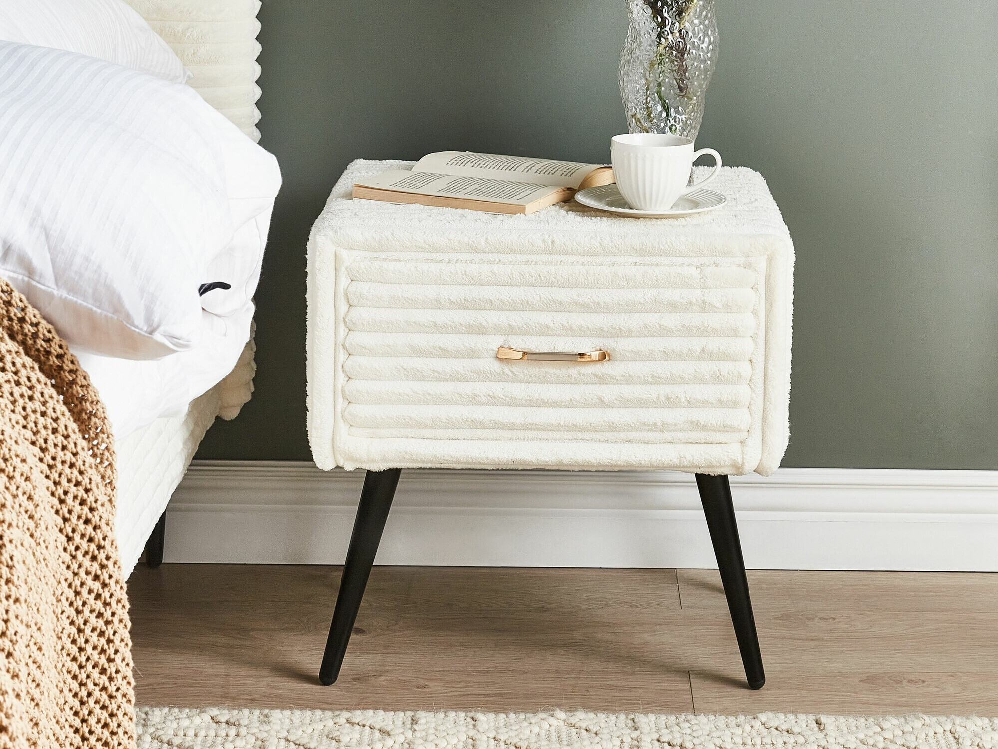 Öökapp Berwyn 2590 (Valge)