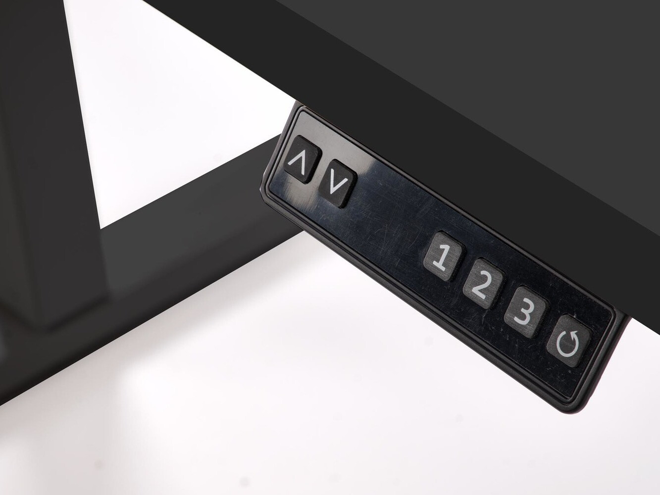 Reguleeritava kõrgusega töölaud Houston 1942 (Must)