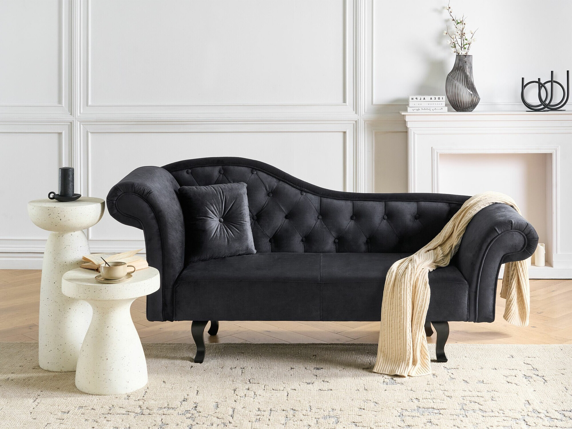 Kušett Berwyn 1694 (Must)