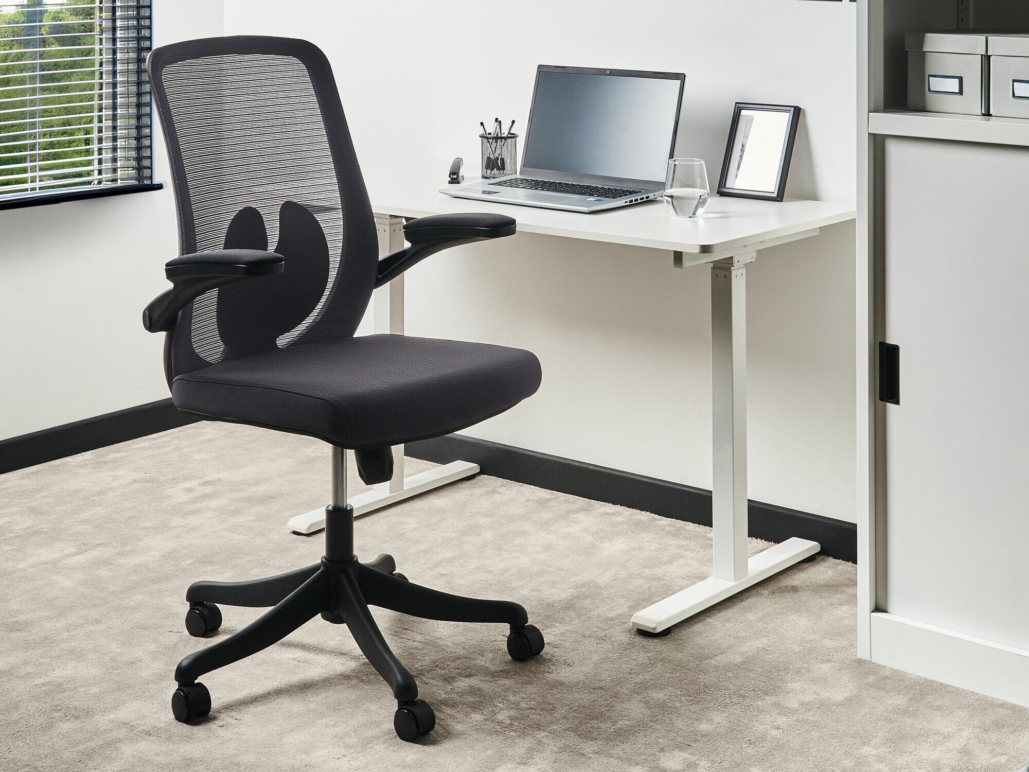 Kontoritool Berwyn 2687 (Must)