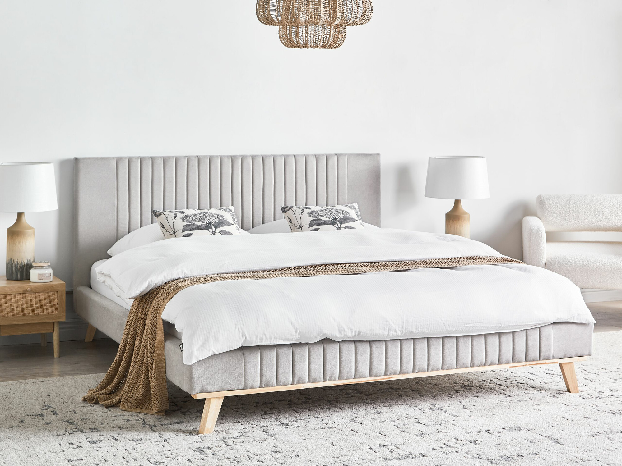 Voodi Berwyn 904 (Helehall)