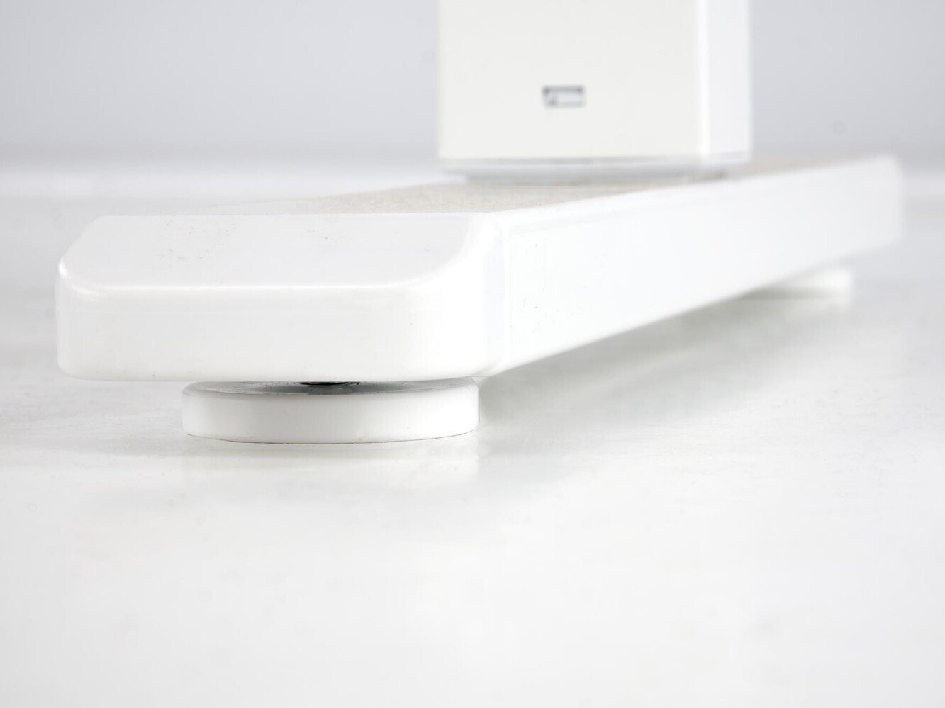 Reguleeritava kõrgusega töölaud Houston 1704 (Artisan tamm + Valge)