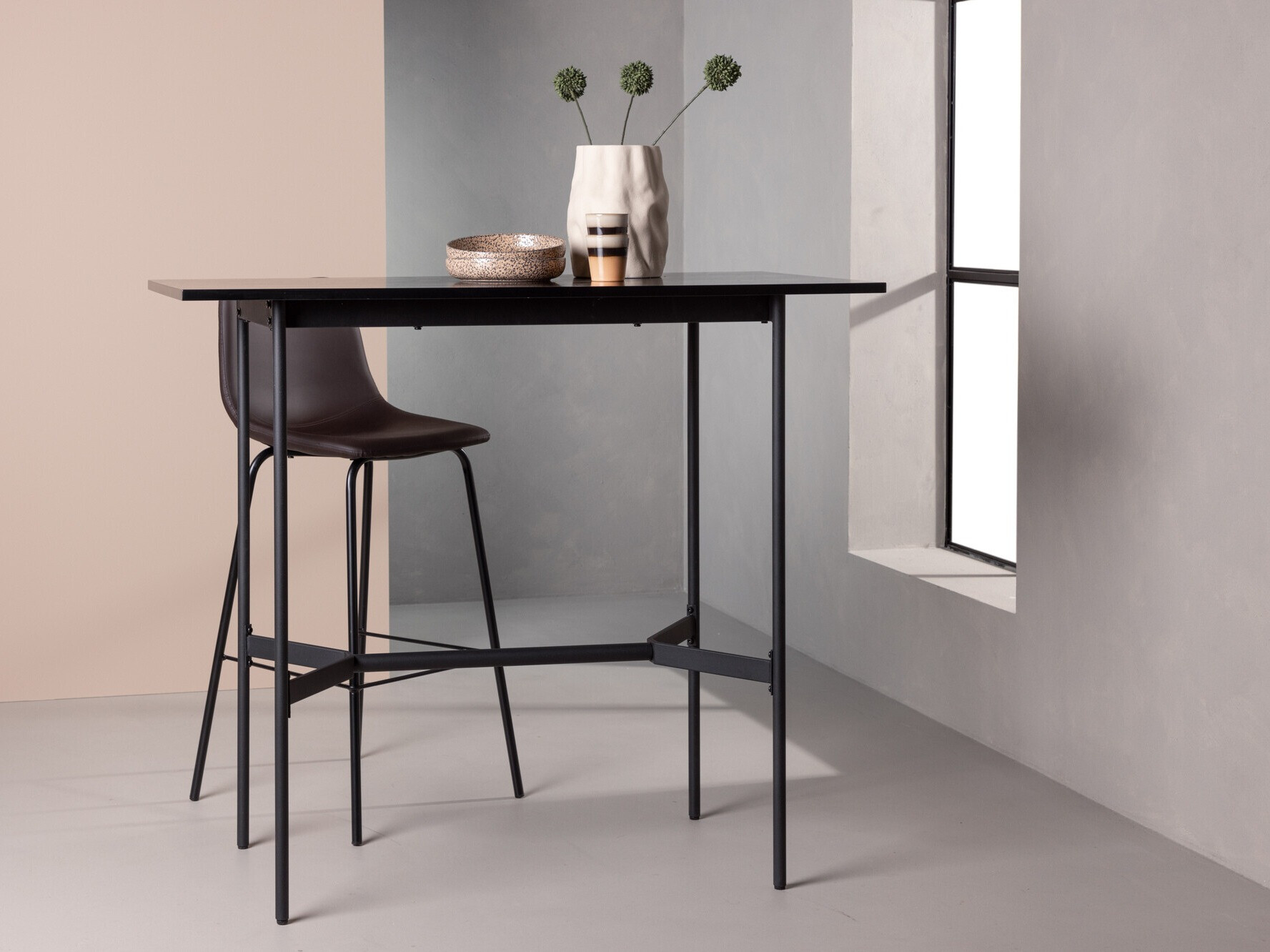 Baarilaud Dallas 3808