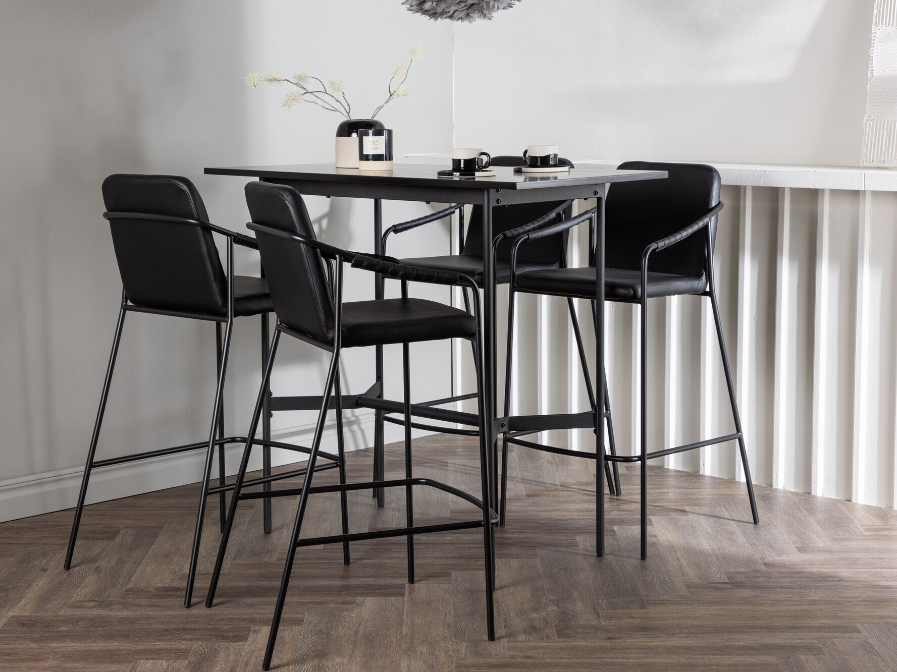 Baarilaud Dallas 3808