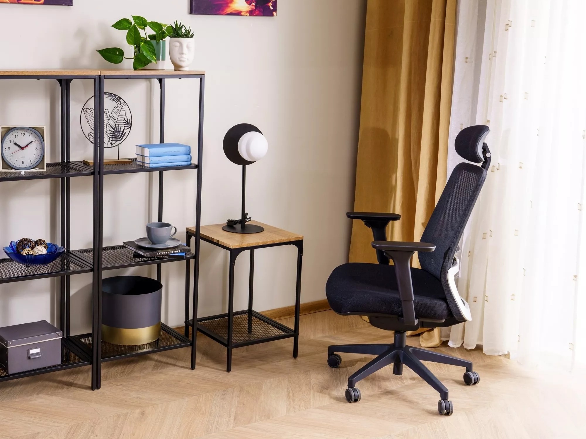 Kontoritool Detroit 788 (Must)