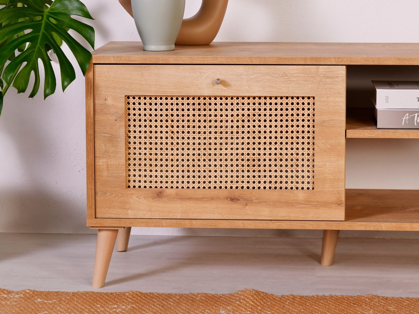 TV-alus Asheboro 172