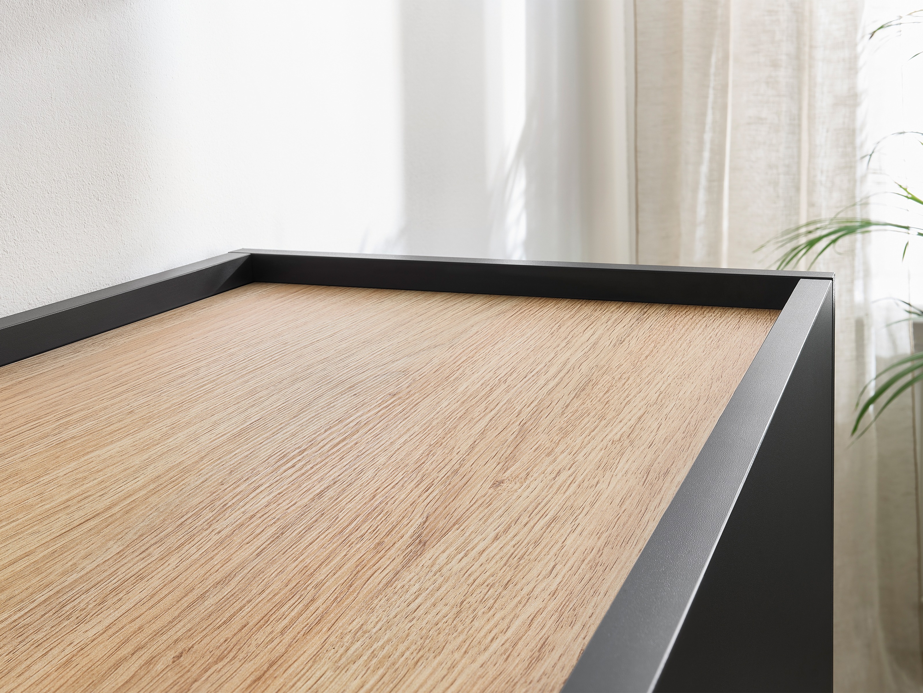 TV-alus Tivdala 107 (Matt must + Tamm)